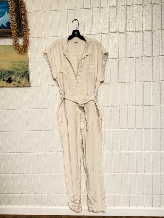 Abercrombie & Fitch Pants - Abercrombie & Fitch Casual Tie-Waist Jumpsuit in Cream